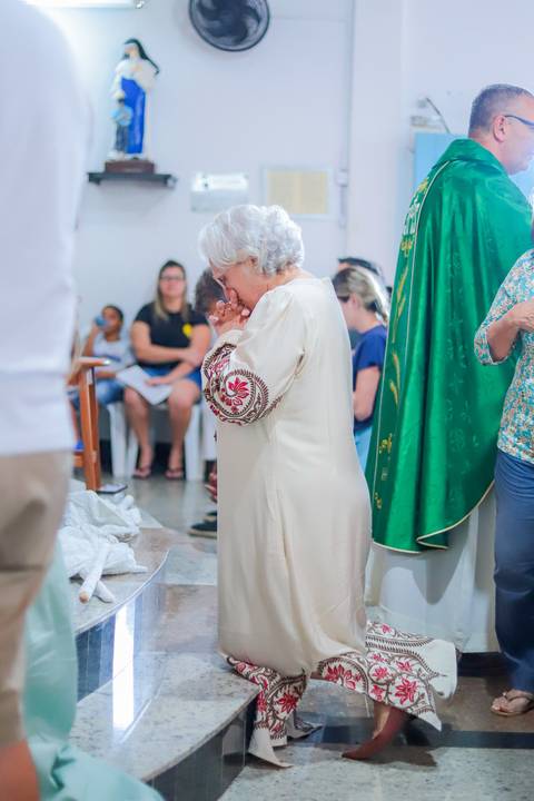 O que fazer em Praia do Forte com a família: celebrar momentos especiais e eternizá-los com um fotógrafo profissional.'