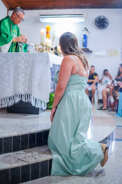 O que fazer em Praia do Forte com a família: celebrar momentos especiais e eternizá-los com um fotógrafo profissional.'