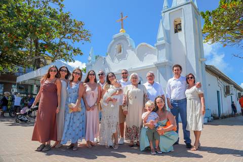 Registro do batizado de Catarina na Igreja São Francisco de Assis em Praia do Forte, feito pelo fotógrafo Waldyr Lantyer.'