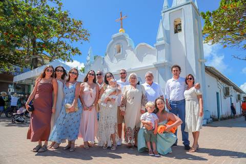 Registro do batizado de Catarina na Igreja São Francisco de Assis em Praia do Forte, feito pelo fotógrafo Waldyr Lantyer.'