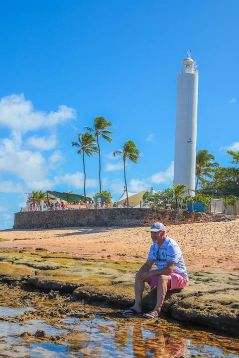 Experiência inesquecível com ensaio fotográfico em Praia do Forte, Bahia. Guia turístico e fotógrafo local registrando a essência cultural e natural do destino.”'