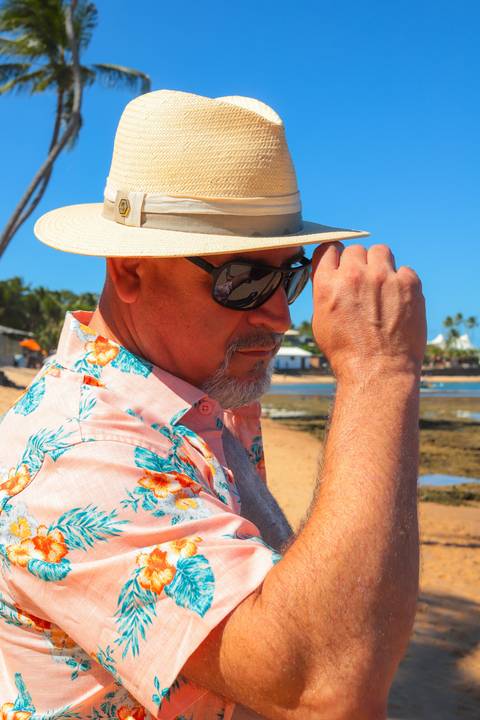 Experiência inesquecível com ensaio fotográfico em Praia do Forte, Bahia. Guia turístico e fotógrafo local registrando a essência cultural e natural do destino.”'
