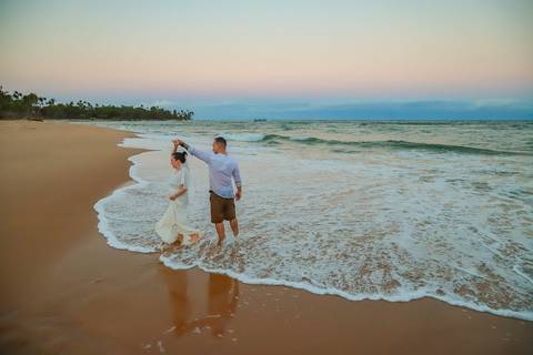 Cada foto na Praia do Forte-BA é uma celebração da vida. Com mar cristalino, pôr do sol deslumbrante e cenários únicos, os cliques se tornam lembranças eternas.'
