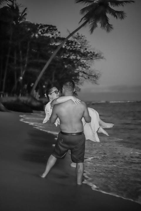 O Iberostar Praia do Forte oferece experiências únicas. Meus registros de casamentos e pré-casamentos nesse resort mostram o encontro perfeito entre amor e cenário.'