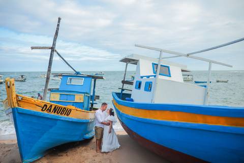 O pré-casamento em Praia do Forte Grand Palladium Imbassaí é perfeito para casais que sonham com fotos românticas. A energia do lugar e o pôr do sol tornam cada clique inesquecível.'