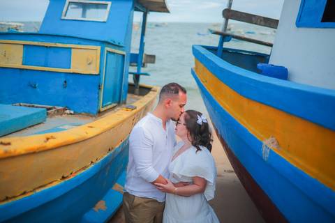 O pré-casamento em Praia do Forte Grand Palladium Imbassaí é perfeito para casais que sonham com fotos românticas. A energia do lugar e o pôr do sol tornam cada clique inesquecível.'