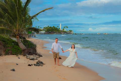 Celebrar o amor em um casamento no Vila Galé Resort é unir sofisticação ao cenário paradisíaco da Bahia. Cada detalhe se transforma em fotografia atemporal cheia de sentimento.'