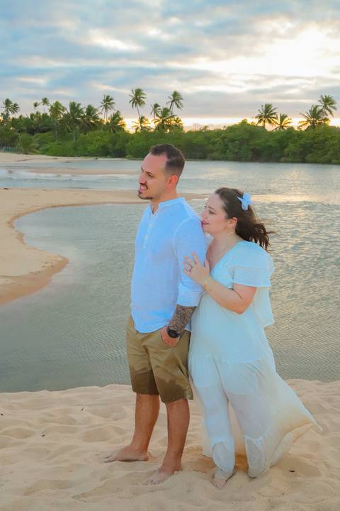 Um pré-casamento na praia é sinônimo de romance e leveza. Praia do Forte oferece cenários que unem natureza, cultura e emoção, perfeitos para eternizar cada gesto de amor.'
