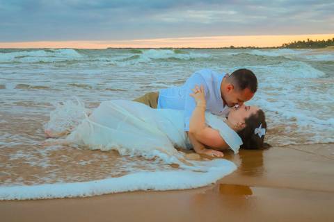 Um pré-casamento na praia é sinônimo de romance e leveza. Praia do Forte oferece cenários que unem natureza, cultura e emoção, perfeitos para eternizar cada gesto de amor.'