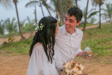 Como fotógrafo de casamento na Bahia, meu olhar busca capturar a energia e a autenticidade de cada história — e esta, sem dúvida, foi inesquecível.'