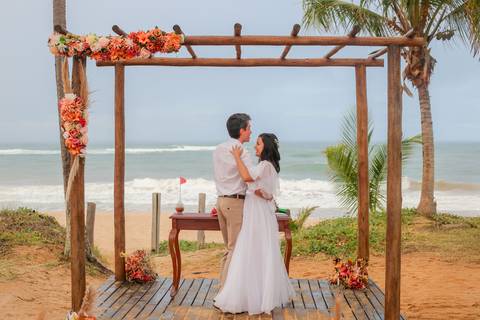 O Iberostar Selection Praia do Forte, com sua beleza natural e estrutura à beira-mar, é o cenário perfeito para casamentos e elopements românticos.'