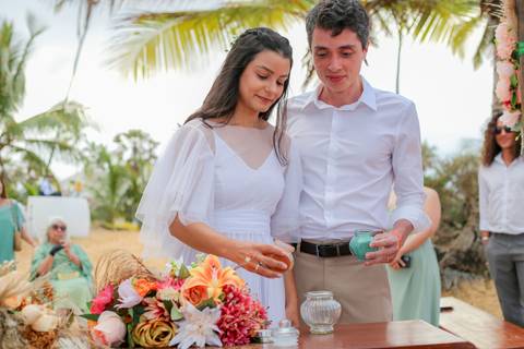 Mariana e Luiz transformaram um simples casamento civil em um momento inesquecível, repleto de emoção, natureza e poesia.'