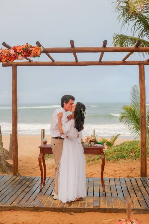 O Iberostar Selection Praia do Forte, com sua beleza natural e estrutura à beira-mar, é o cenário perfeito para casamentos e elopements românticos.'