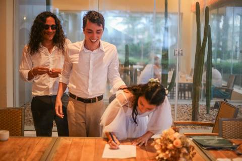 Este casamento civil no Iberostar é inspiração para noivas que sonham com uma cerimônia intimista, elegante e conectada à natureza.'