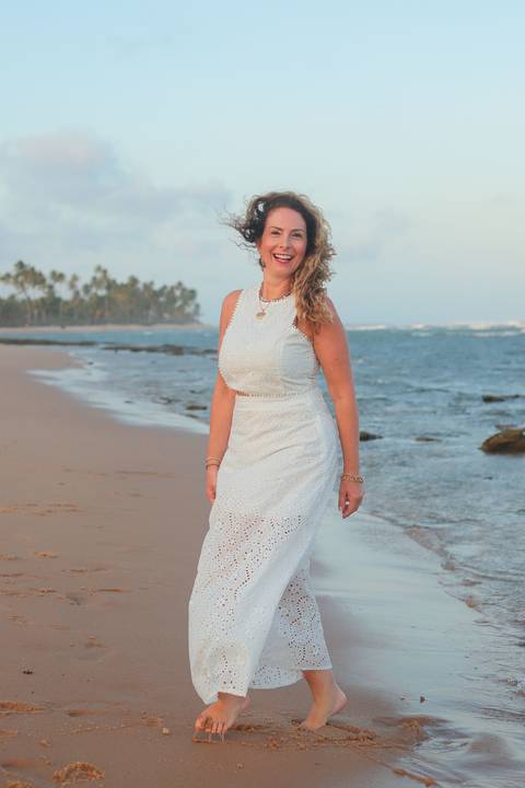 O que fazer em Praia do Forte: ensaio fotográfico entre amigas. Fotografia por Waldyr Lantyer, perfeita para eternizar viagens e memórias.'