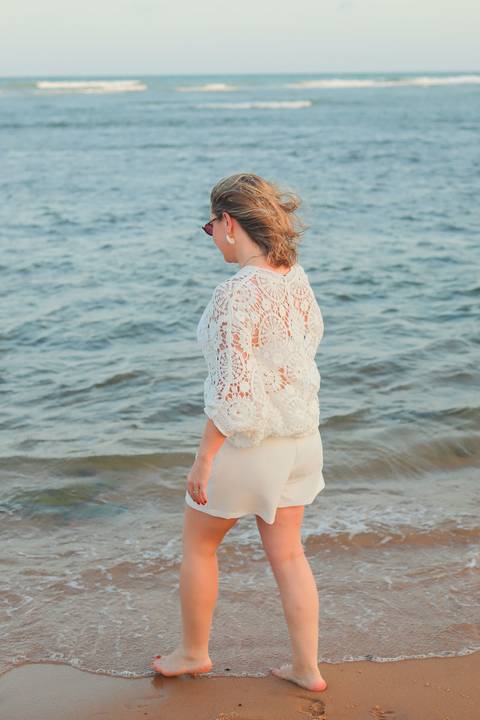 O que fazer em Praia do Forte: ensaio fotográfico entre amigas. Fotografia por Waldyr Lantyer, perfeita para eternizar viagens e memórias.'