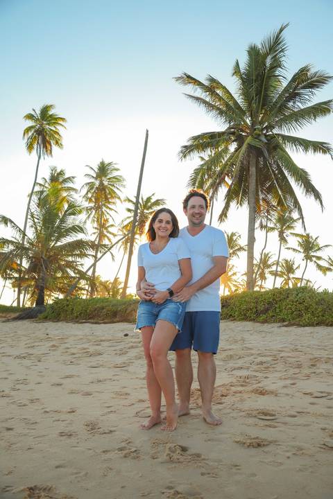 Vivencie essa experiência. Traga sua família para viver um ensaio fotográfico em Praia do Forte, onde cada imagem reflete amor, leveza e gratidão.'