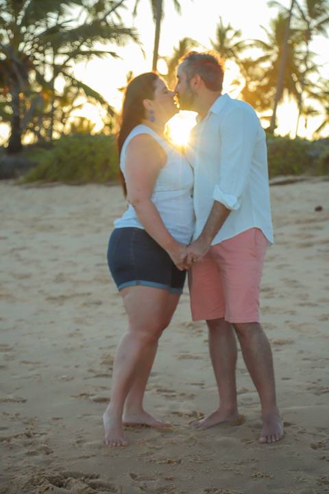 Entre as melhores experiências em Praia do Forte-BA está viver um ensaio fotográfico em família. Uma forma encantadora de celebrar o amor e levar para casa lembranças eternas.'