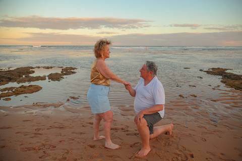 Praia do Forte é um destino encantador na Bahia, perfeito para registrar sua história em um ensaio fotográfico. Uma vivência leve, divertida e cheia de significado à beira-mar.'