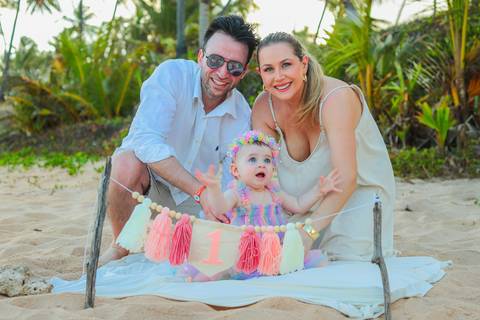 Pequenos passos na areia, grandes lembranças em família. O ensaio de 1 aninho da Celine no Iberostar Selection Praia do Forte transbordou amor, leveza e a energia única desse paraíso no litoral norte da Bahia.'