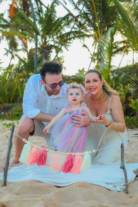 Pequenos passos na areia, grandes lembranças em família. O ensaio de 1 aninho da Celine no Iberostar Selection Praia do Forte transbordou amor, leveza e a energia única desse paraíso no litoral norte da Bahia.'