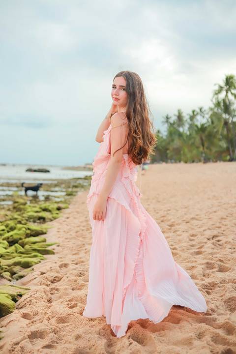 ensaio 15 anos na praia, fotógrafo Praia do Forte, fotos ao pôr do sol, fotografia intimista, fotos em família, fotografia emocional, ensaio feminino, fotógrafo profissional Bahia, storytelling fotográfico, álbum impresso, fotografia afetiva'