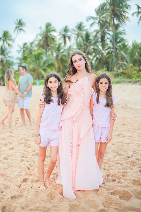 Waldyr Lantyer registrando histórias reais em um dos cenários mais lindos da Bahia.

Fotografar ao entardecer é parte essencial do que fazer em Praia do Forte.'
