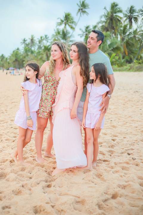 Waldyr Lantyer registrando histórias reais em um dos cenários mais lindos da Bahia.

Fotografar ao entardecer é parte essencial do que fazer em Praia do Forte.'