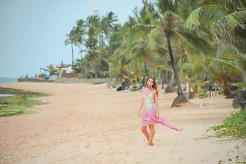 Waldyr Lantyer registrando histórias reais em um dos cenários mais lindos da Bahia.

Fotografar ao entardecer é parte essencial do que fazer em Praia do Forte.'