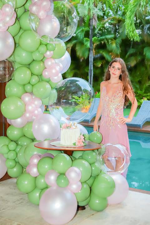 Waldyr Lantyer registrando histórias reais em um dos cenários mais lindos da Bahia.

Fotografar ao entardecer é parte essencial do que fazer em Praia do Forte.'