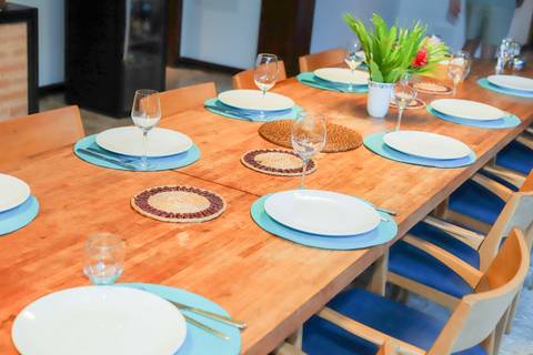 Waldyr Lantyer registrando histórias reais em um dos cenários mais lindos da Bahia.

Fotografar ao entardecer é parte essencial do que fazer em Praia do Forte.'