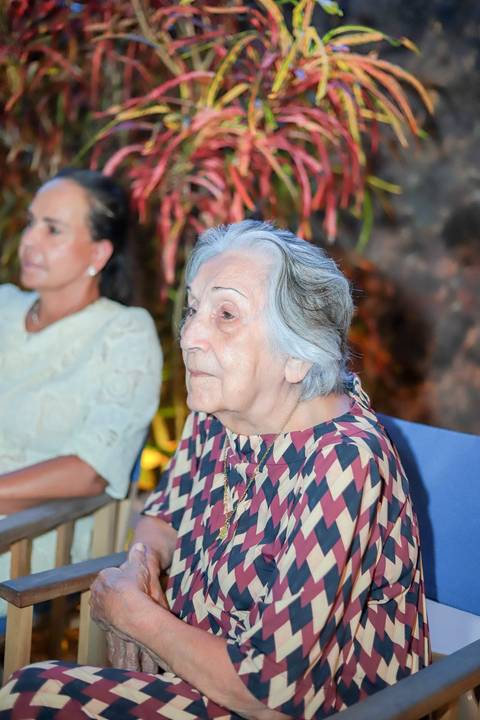 Registrar memórias em família é uma das melhores experiências do que fazer em Praia do Forte.

Fotografia emocional e autoral de 15 anos, por Waldyr Lantyer, à beira-mar.'