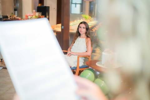 Registrar memórias em família é uma das melhores experiências do que fazer em Praia do Forte.

Fotografia emocional e autoral de 15 anos, por Waldyr Lantyer, à beira-mar.'