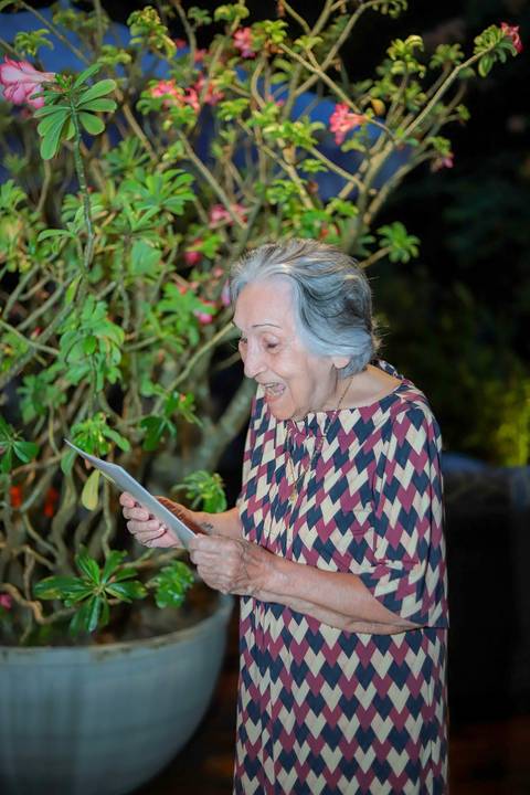 Registrar memórias em família é uma das melhores experiências do que fazer em Praia do Forte.

Fotografia emocional e autoral de 15 anos, por Waldyr Lantyer, à beira-mar.'