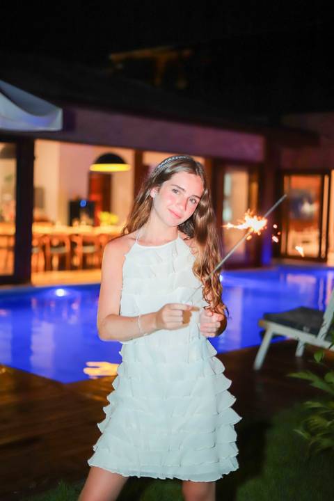 Fotos ao pôr do sol na Praia do Forte, um dos momentos mais especiais do que fazer no destino.

Ensaio de debutante com espontaneidade e sentimento, assinado por Waldyr Lantyer.'