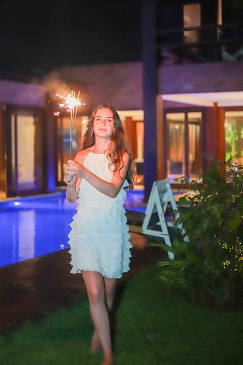 Fotos ao pôr do sol na Praia do Forte, um dos momentos mais especiais do que fazer no destino.

Ensaio de debutante com espontaneidade e sentimento, assinado por Waldyr Lantyer.'