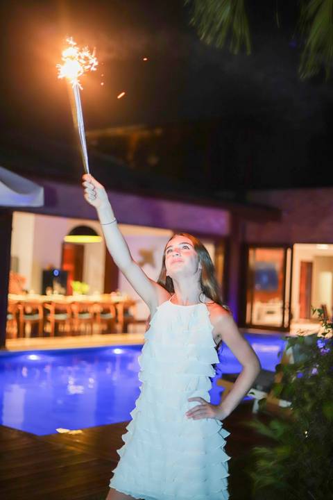 Fotos ao pôr do sol na Praia do Forte, um dos momentos mais especiais do que fazer no destino.

Ensaio de debutante com espontaneidade e sentimento, assinado por Waldyr Lantyer.'