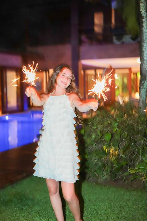 Fotos ao pôr do sol na Praia do Forte, um dos momentos mais especiais do que fazer no destino.

Ensaio de debutante com espontaneidade e sentimento, assinado por Waldyr Lantyer.'