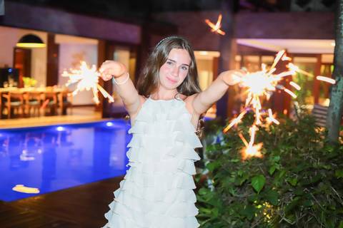 Fotos ao pôr do sol na Praia do Forte, um dos momentos mais especiais do que fazer no destino.

Ensaio de debutante com espontaneidade e sentimento, assinado por Waldyr Lantyer.'