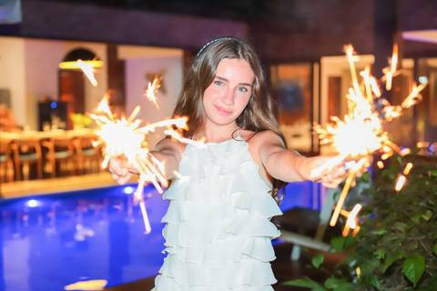 Fotos ao pôr do sol na Praia do Forte, um dos momentos mais especiais do que fazer no destino.

Ensaio de debutante com espontaneidade e sentimento, assinado por Waldyr Lantyer.'