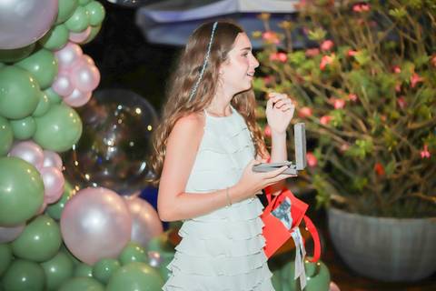 Fotos ao pôr do sol na Praia do Forte, um dos momentos mais especiais do que fazer no destino.

Ensaio de debutante com espontaneidade e sentimento, assinado por Waldyr Lantyer. FOTO DE PRAIA DO FORTE BAHIA - FOTOGRFIA DE PRAIA DO FORTE BA'