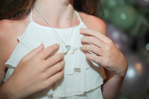 Fotos ao pôr do sol na Praia do Forte, um dos momentos mais especiais do que fazer no destino.

Ensaio de debutante com espontaneidade e sentimento, assinado por Waldyr Lantyer. FOTO DE PRAIA DO FORTE BAHIA - FOTOGRFIA DE PRAIA DO FORTE BA'