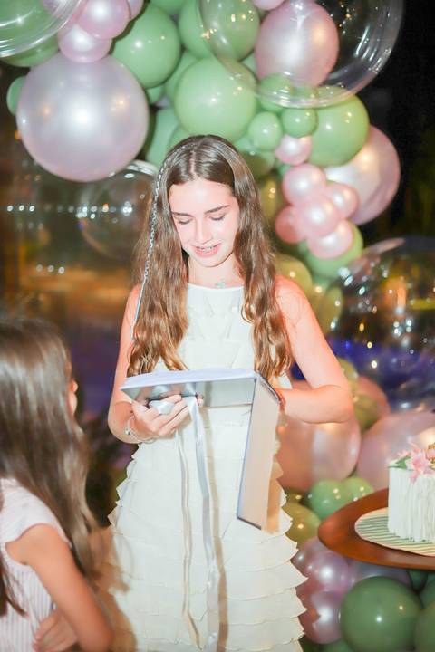 Fotos ao pôr do sol na Praia do Forte, um dos momentos mais especiais do que fazer no destino.

Ensaio de debutante com espontaneidade e sentimento, assinado por Waldyr Lantyer. FOTO DE PRAIA DO FORTE BAHIA - FOTOGRFIA DE PRAIA DO FORTE BA'