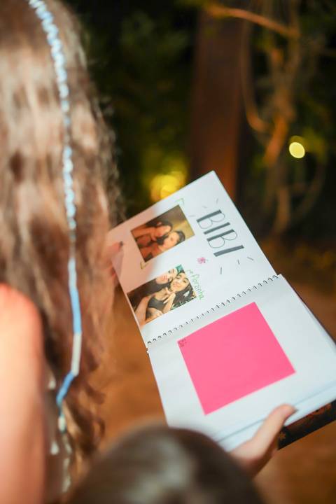 Fotos ao pôr do sol na Praia do Forte, um dos momentos mais especiais do que fazer no destino.

Ensaio de debutante com espontaneidade e sentimento, assinado por Waldyr Lantyer. FOTO DE PRAIA DO FORTE BAHIA - FOTOGRFIA DE PRAIA DO FORTE BA'