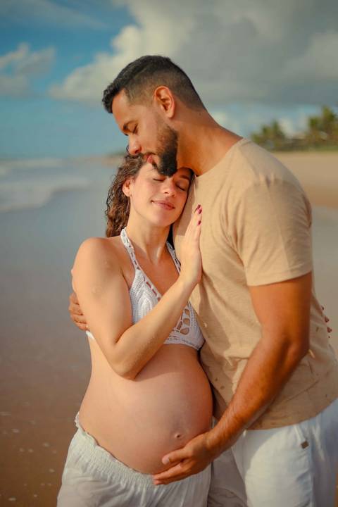 Foto de Praia do Forte Bahia. O que fazer em Praia do Forte Bahia. Ensaio gestacional em destino paradisíaco na Bahia: Imbassaí, ideal para registrar a gravidez com paisagem natural.'