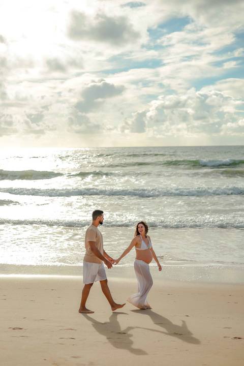 Foto de Praia do Forte Bahia. O que fazer em Praia do Forte Bahia. Ensaio gestacional em destino paradisíaco na Bahia: Imbassaí, ideal para registrar a gravidez com paisagem natural.'