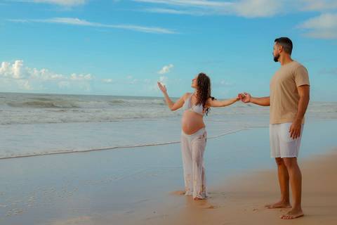 Foto de Praia do Forte Bahia. O que fazer em Praia do Forte Bahia. Ensaio gestacional em destino paradisíaco na Bahia: Imbassaí, ideal para registrar a gravidez com paisagem natural.'