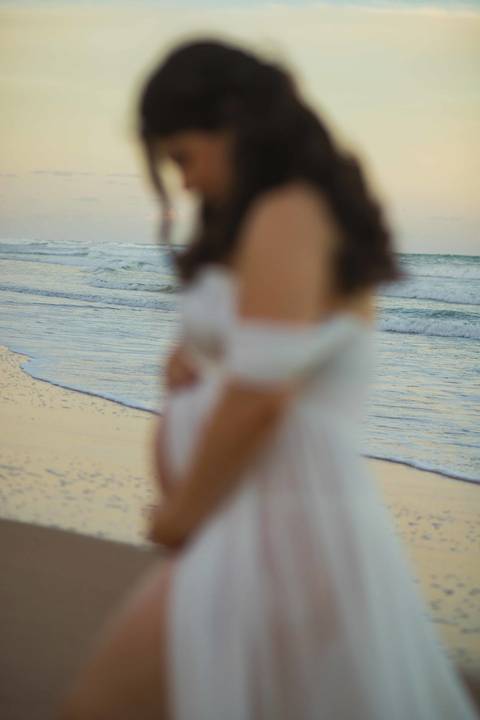 Nada supera a emoção de um ensaio fotográfico no Litoral Norte da Bahia. Nayara e Gabriel vivem a esperança da Clara em um cenário de tirar o fôlego em Imbassaí. #FotografoNaBahia #EnsaioCasalGestante #GrandPalladium #BookMaternidade #LuzRosaCeu'