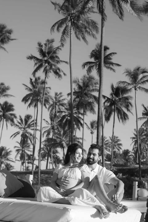 A doce espera pela Clara no Grand Palladium Imbassaí Resort foi marcada por uma luz rosa divina. Um ensaio gestante delicado que reflete o renascimento da família. #FotografoPraiaDoForte #EnsaioGestanteBahia #WaldyrLantyer #GrandPalladiumImbassai'
