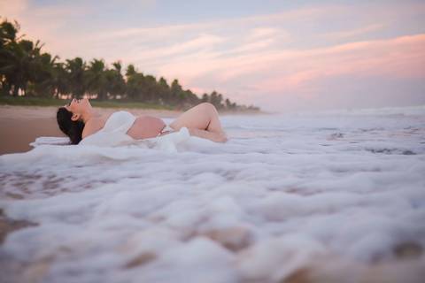 Ser fotógrafo em Praia do Forte me permite presenciar milagres como a espera pela Clara. Obrigado Nayara e Gabriel por permitirem registrar esse renascimento. #Gratidao #FotografiaGestante #GrandPalladiumImbassai #LitoralBahia #WaldyrLantyer'
